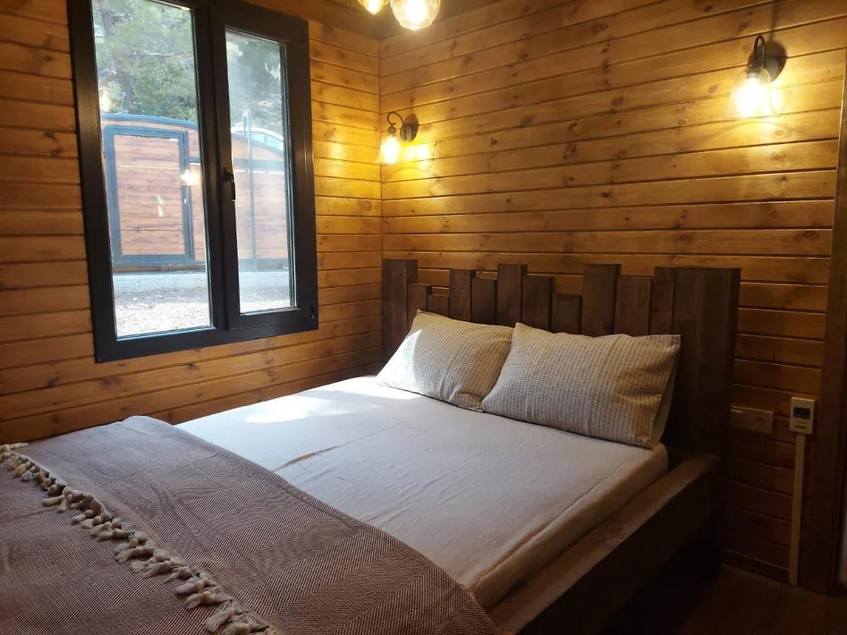 Panurlawoodenhouse Oezel Havuz& Sauna Mavi Turecko