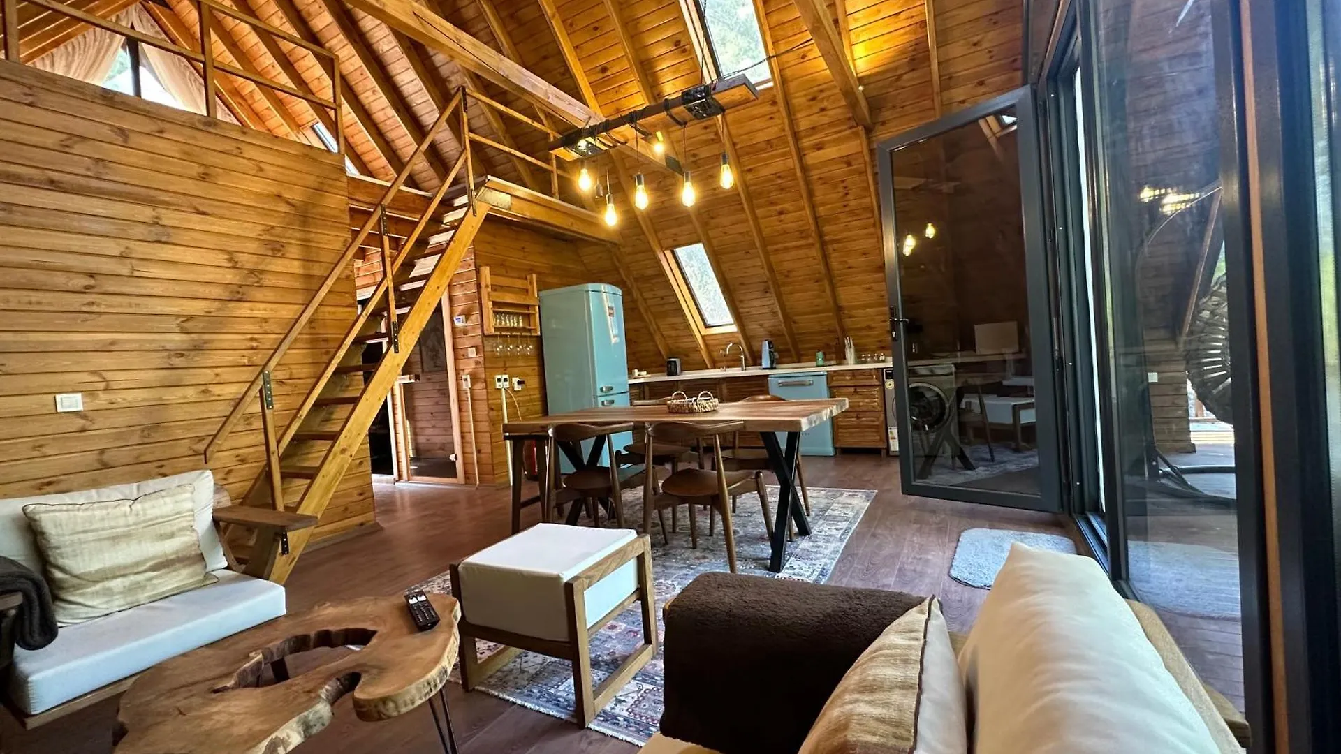 Panurlawoodenhouse Oezel Havuz& Sauna Mavi 0*, Urla Turcia